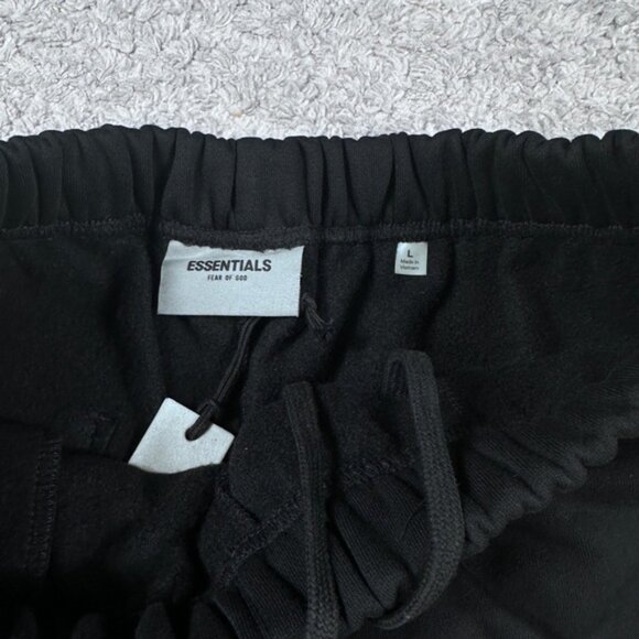 Essentials Fear of God Black Cotton Logo Shorts Men’s Large - Picture 6 of 7